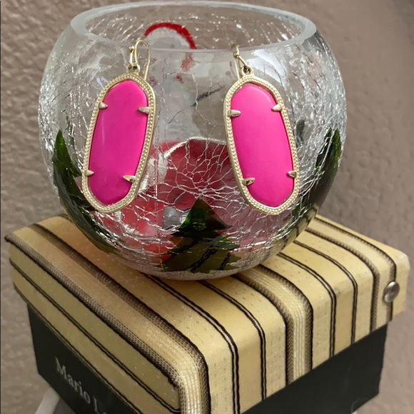 Jewelry - Kendra Scott, gold and pink drop Earrings.